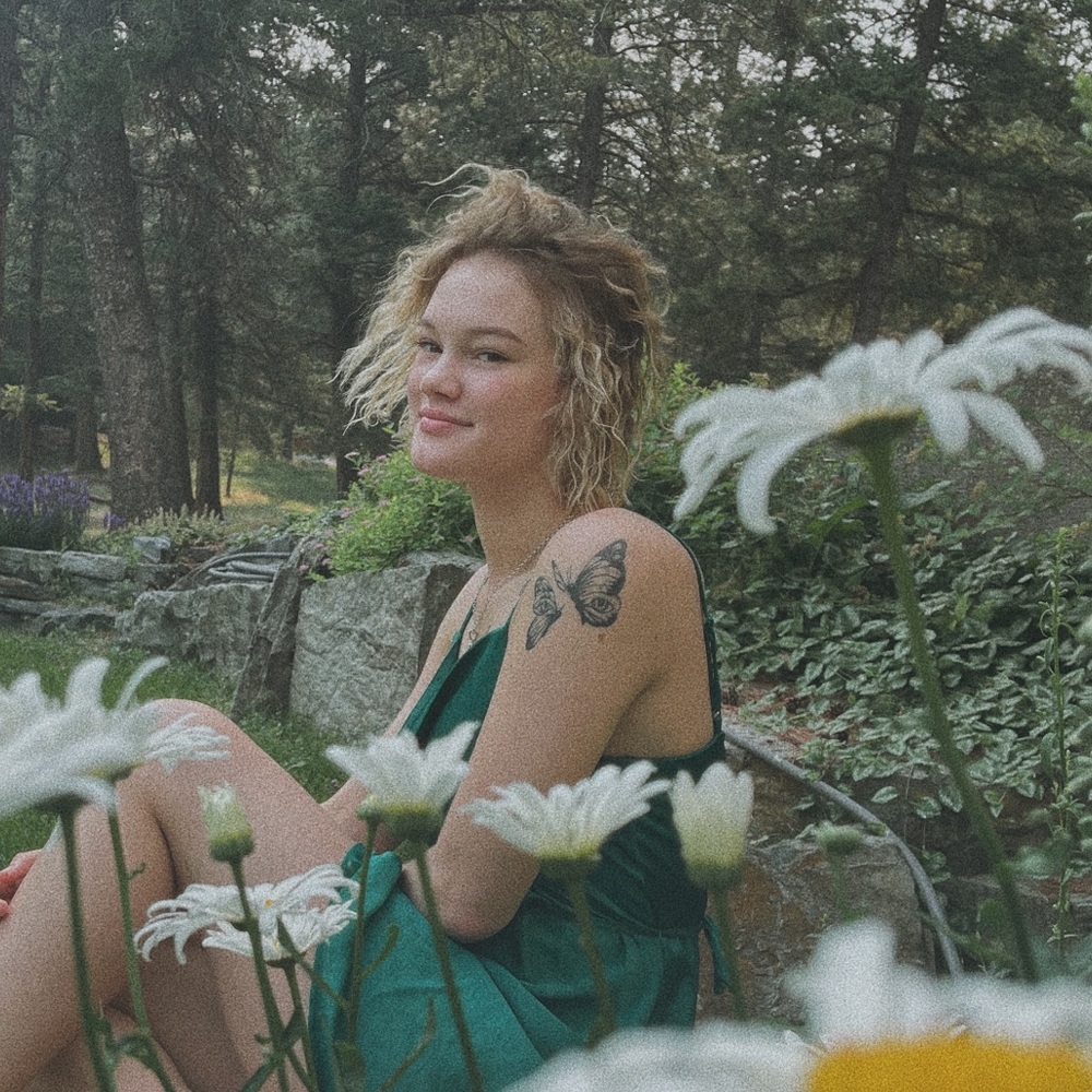 Meet your Posher, Luna